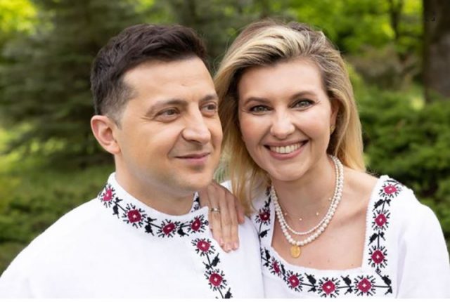 Зеленский с первой леди попали в скандал из-за вышиванки — в Офисе президента ответили на хейт