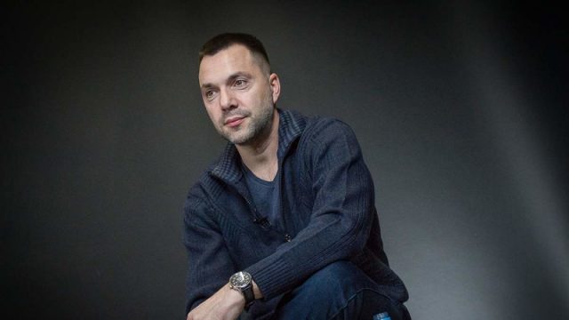«Есть один выход», – Арестович пояснил, как быстро решить языковой вопрос в Украине