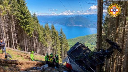 На канатке в Альпах оборвался трос: 9 погибших
