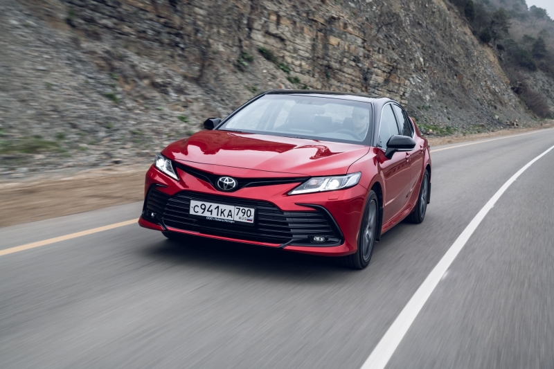 Обновленная Toyota Camry: как сделать бестселлер еще лучше