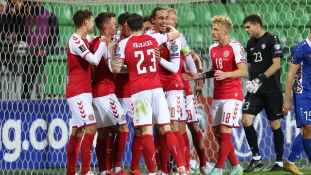 Без потерь и с нулем. Футболисты Дании продлили необычную серию