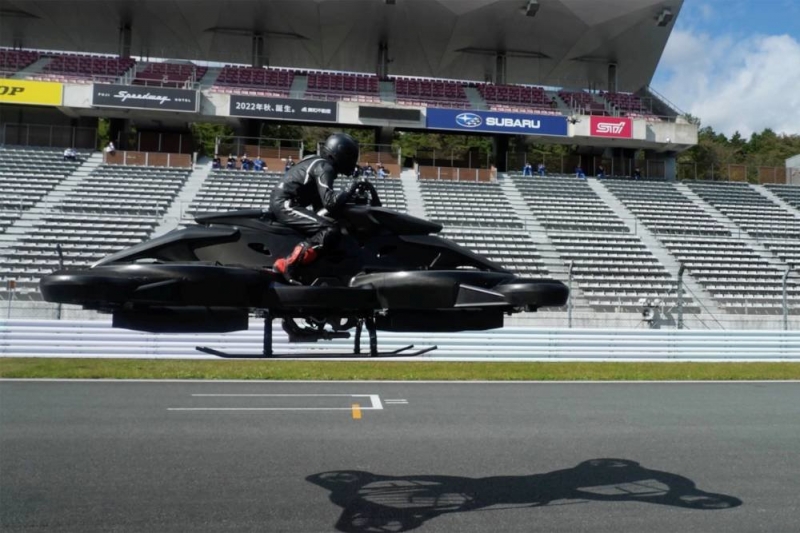 В Японии представили летающий мотоцикл