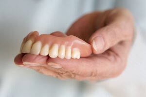 Виды протезирования зубов и их особенности