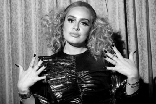 «Пью винишко:» Адель опубликовала треклист своего альбома «30»