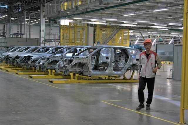 Стоимость новых автомобилей выросла на 11%, подержанных — в полтора раза