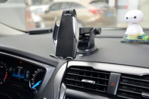 Как подобрать держатель для телефона в автомобиль