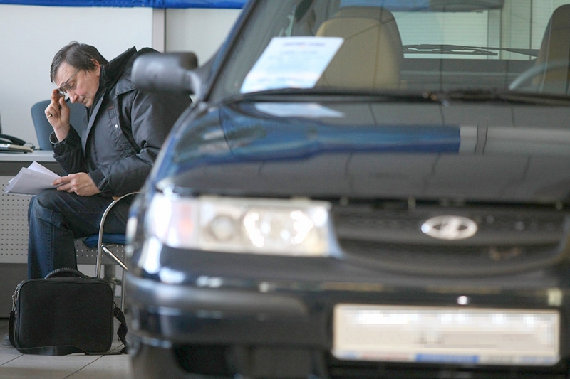 Пенсионеры отсудили более 370 тысяч рублей у автодилеров за навязанные услуги