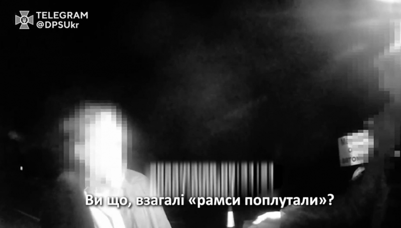 "Вы что рамсы попутали?" - пьяный батюшка УПЦ МП пытался на машине прорваться в Киев