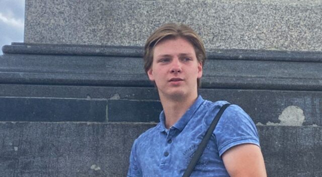 Оккупанты приговорили к 12 годам колонии 19-летнего жителя Снежного за донаты фонду Притулы