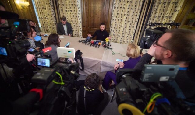 «Сядем с Путиным и закончим войну», – Зеленский назвал условие для встречи с российским диктатором