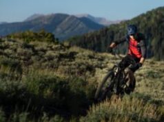 Велосипеды чёрного цвета: элегантность и стиль на двух колёсах.