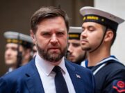 Вэнс дал обещание Зеленскому и Европе накануне саммита Трампа и Путина – NBC News