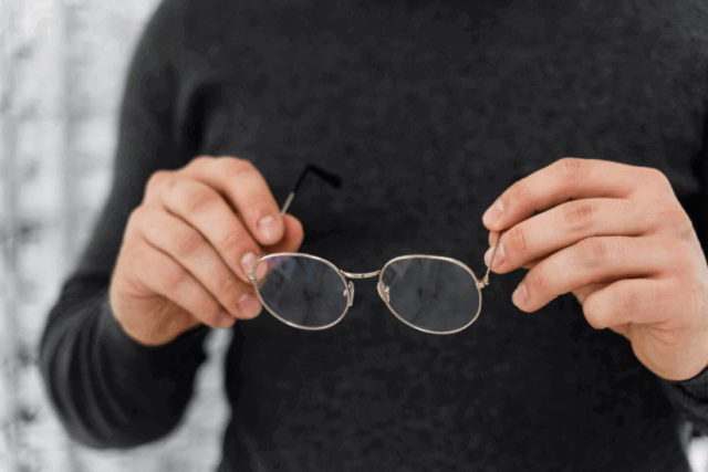 Линзы для очков: дизайны и критерии выбора