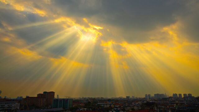 В Украину возвращается тепло: в каких областях температура резко подскочит