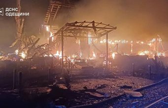 Последствия террора армии РФ: есть погибшие, много пострадавших, разрушены дома, пожары на Юге Украины