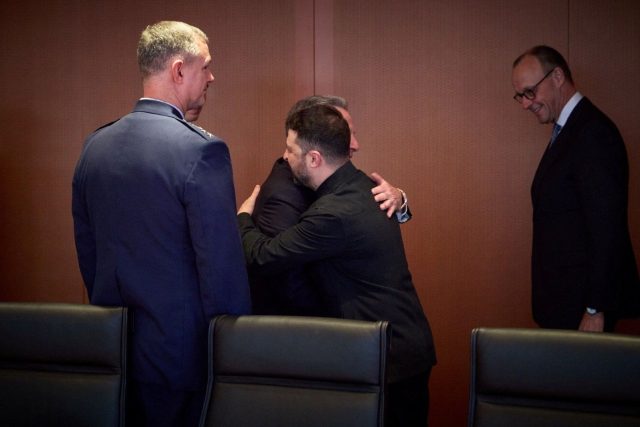 В переговорах Украины и США по мирному плану появился новый участник