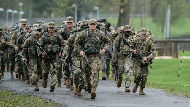 Зеленский ответил, где должны размещаться иностранные войска в Украине