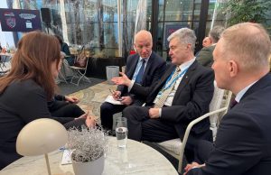 Порошенко предупредил об опасности референдума: это российский сценарий, помните, Путин – офицер КГБ